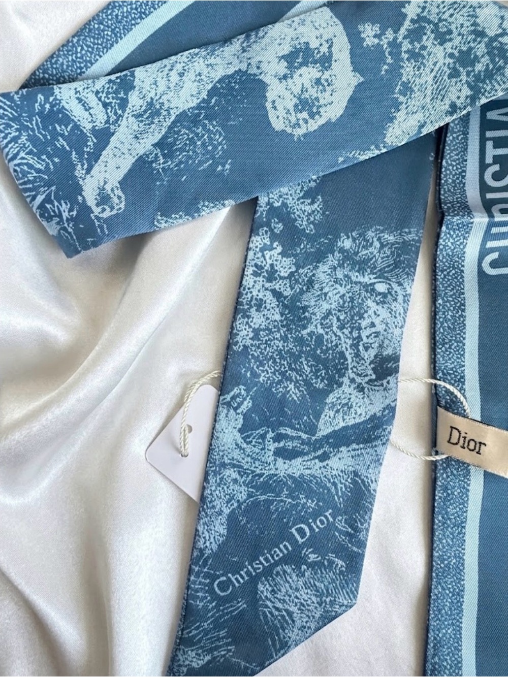 Dior mitzah scarf 100% silk new with tag AMAZING - Picture 4 of 6